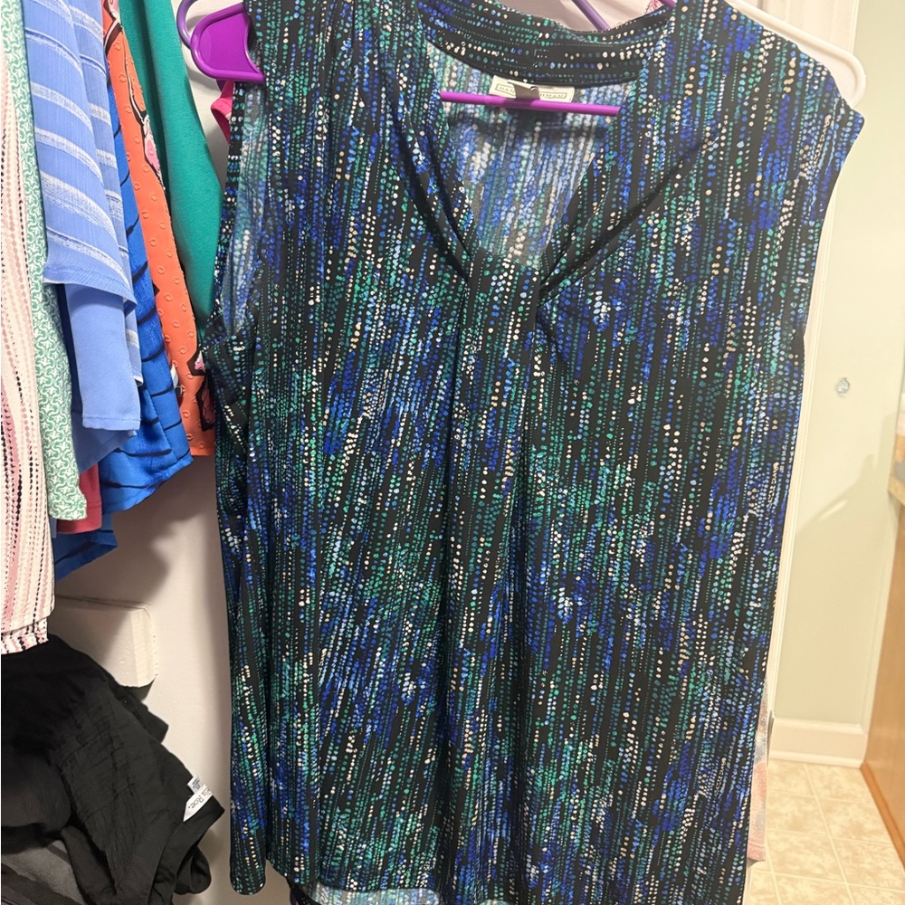 Women's Black and Blue Sleeveless Top